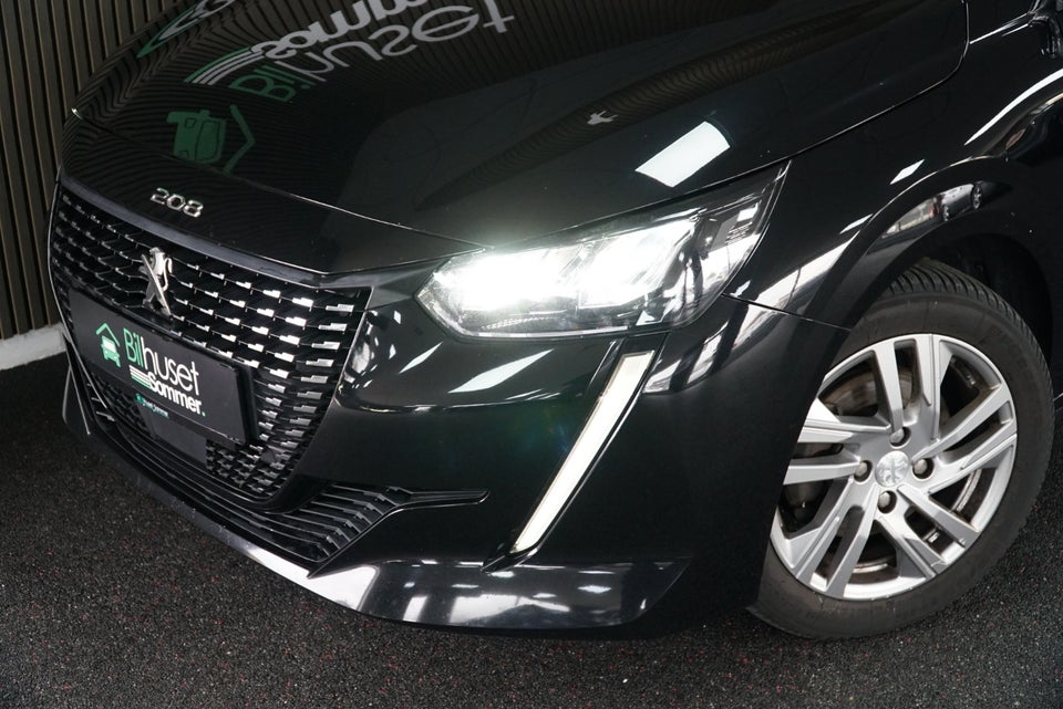 Peugeot 208 1,2 PureTech 100 Allure Sky 5d