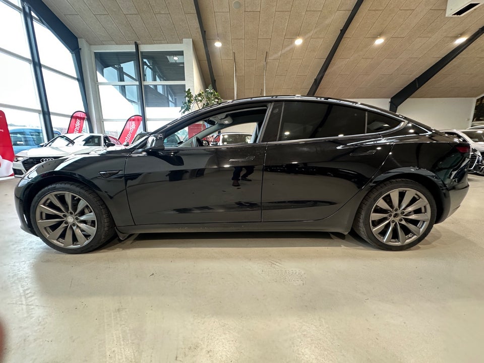 Tesla Model 3 Long Range AWD 4d