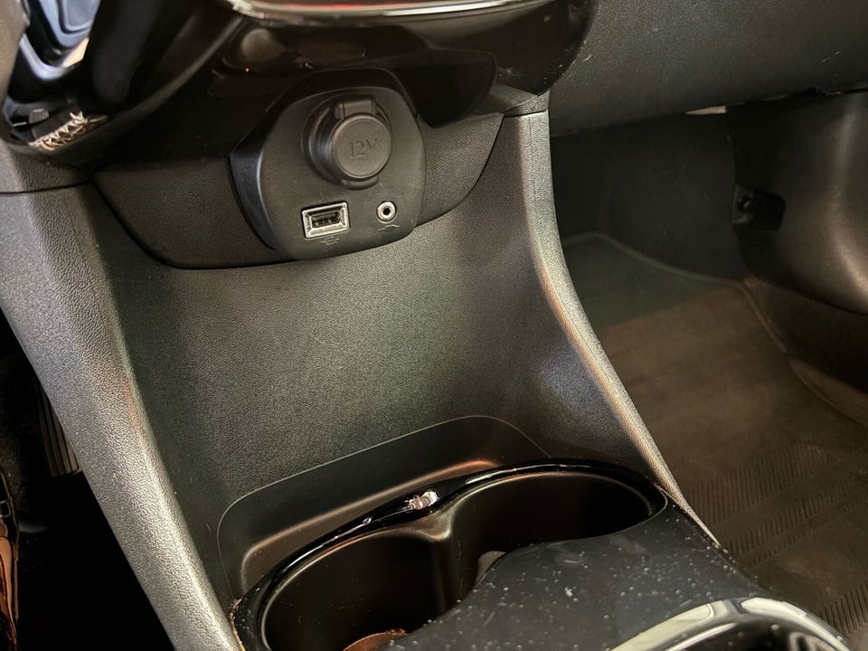 Peugeot 108 1,0 e-VTi 72 Selection Tech 5d