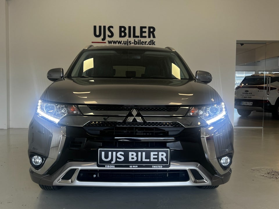 Mitsubishi Outlander 2,4 PHEV Invite CVT 4WD 5d