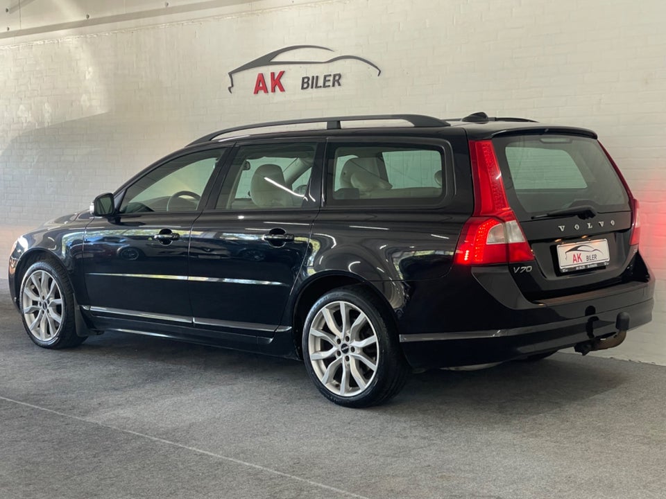 Volvo V70 2,5 T Momentum aut. 5d