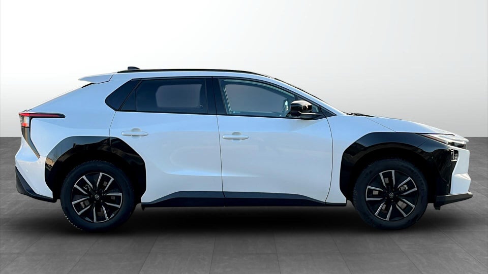 Toyota bZ4X 73 Executive 5d