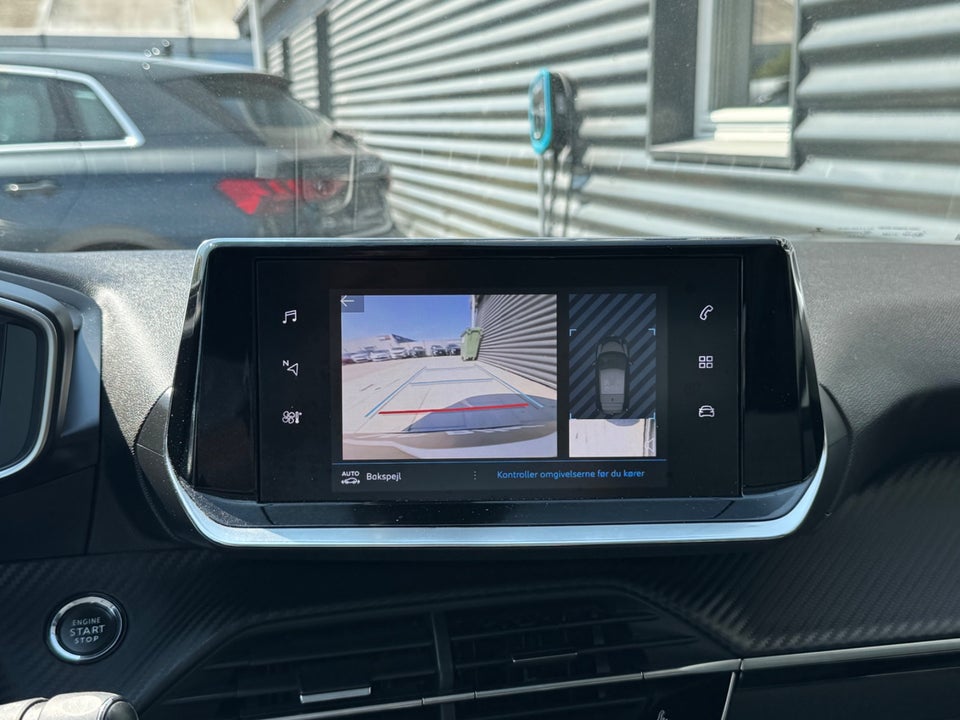 Peugeot 208 1,2 PureTech 100 Allure Sky 5d