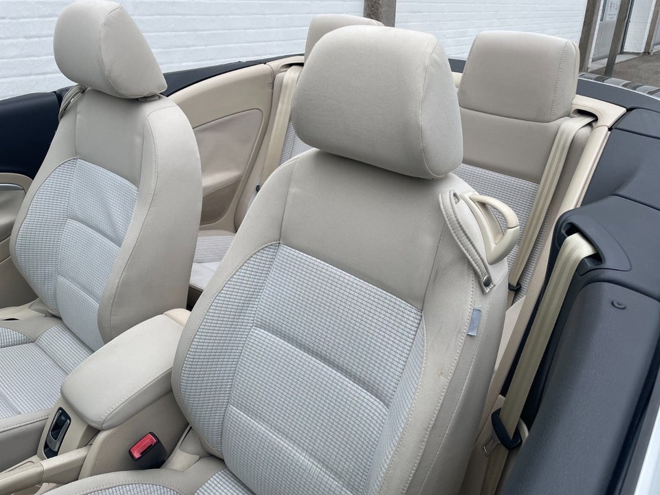 VW Eos 2,0 FSi 2d