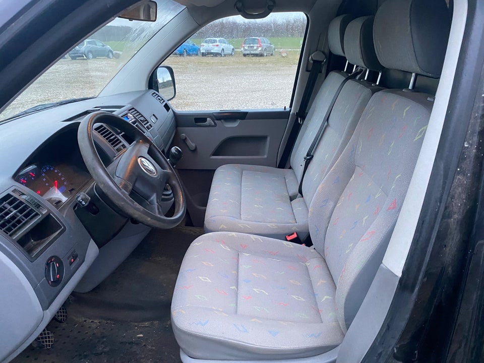 VW Transporter 1,9 TDi 104 Kassevogn kort 4d