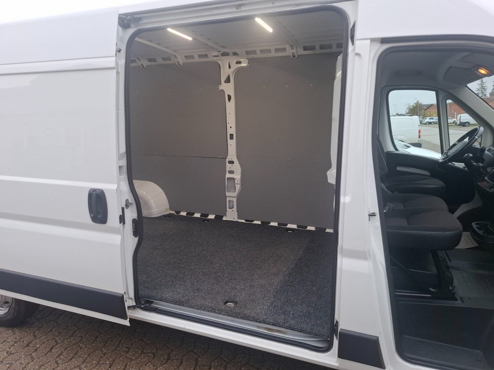 Peugeot Boxer 333 2,2 BlueHDi 165 L3H2 Premium