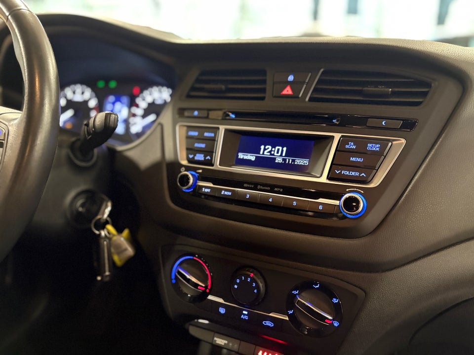 Hyundai i20 1,25 Passion 5d