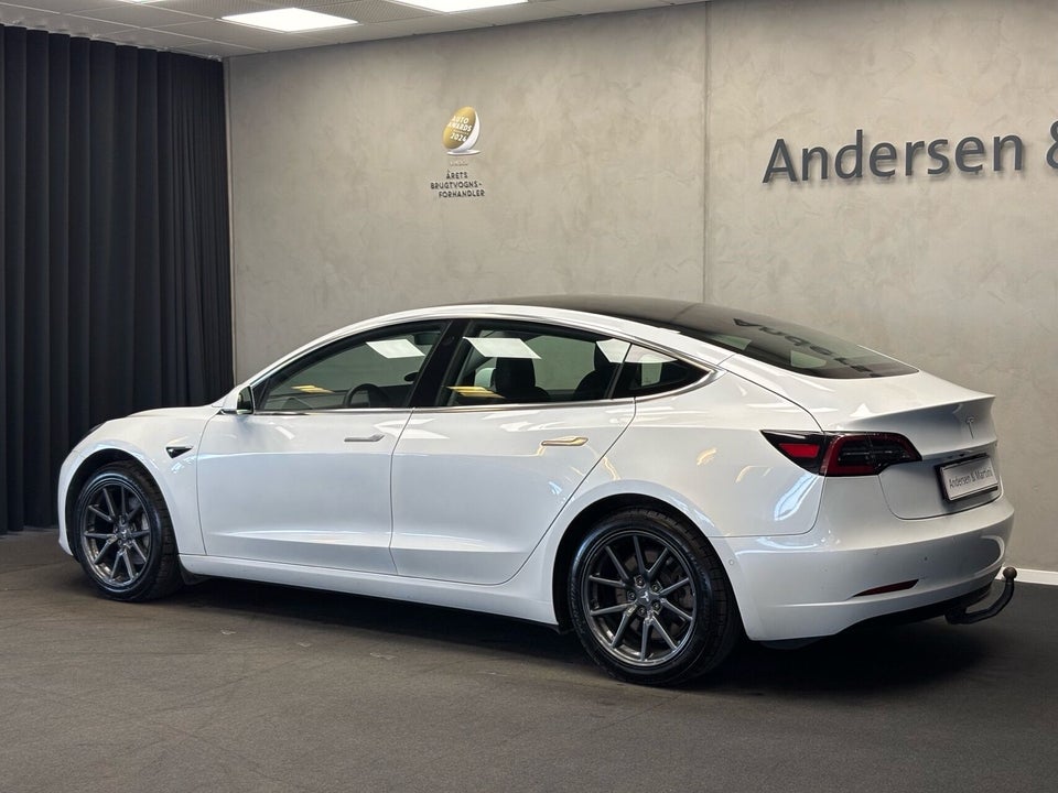 Tesla Model 3 Standard Range+ RWD 4d