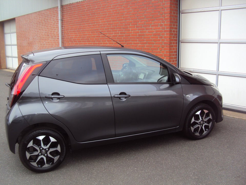 Toyota Aygo 1,0 VVT-i x-press 5d