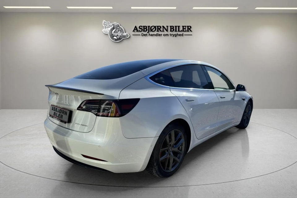 Tesla Model 3 Long Range AWD 4d