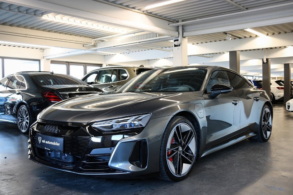 Audi RS e-tron GT quattro 4d