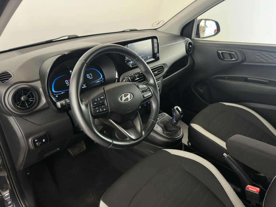 Hyundai i10 1,0 MPi Essential AMT 5d