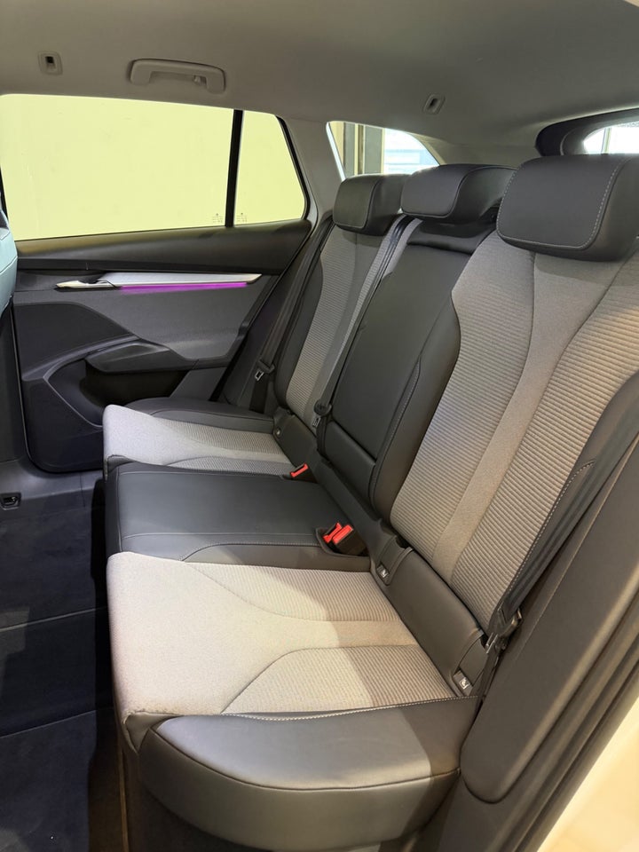 Skoda Enyaq 80 iV Plus Loft 5d