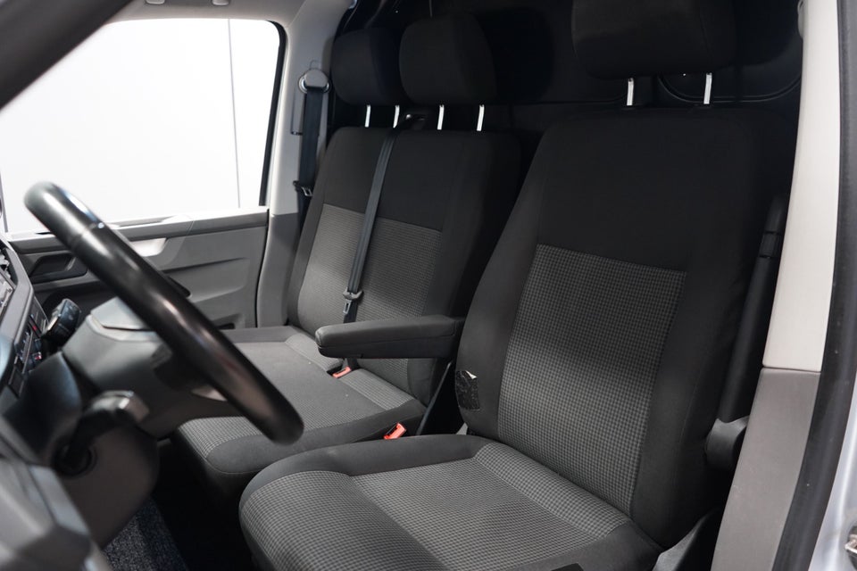VW Transporter 2,0 TDi 150 Kassevogn DSG lang
