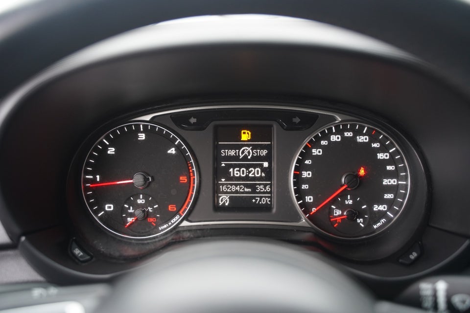 Audi A1 1,6 TDi 90 Attraction Sportback 5d