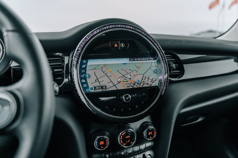 MINI Cooper SE Essential 3d