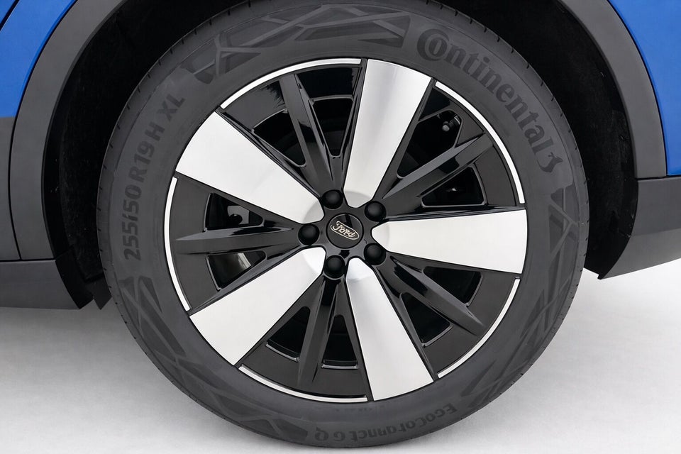 Ford Capri 77 Premium Extended Range 5d