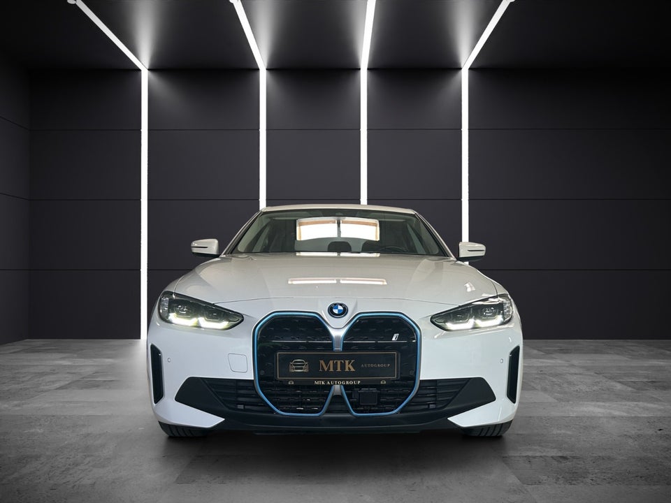 BMW i4 eDrive40 Charged 5d