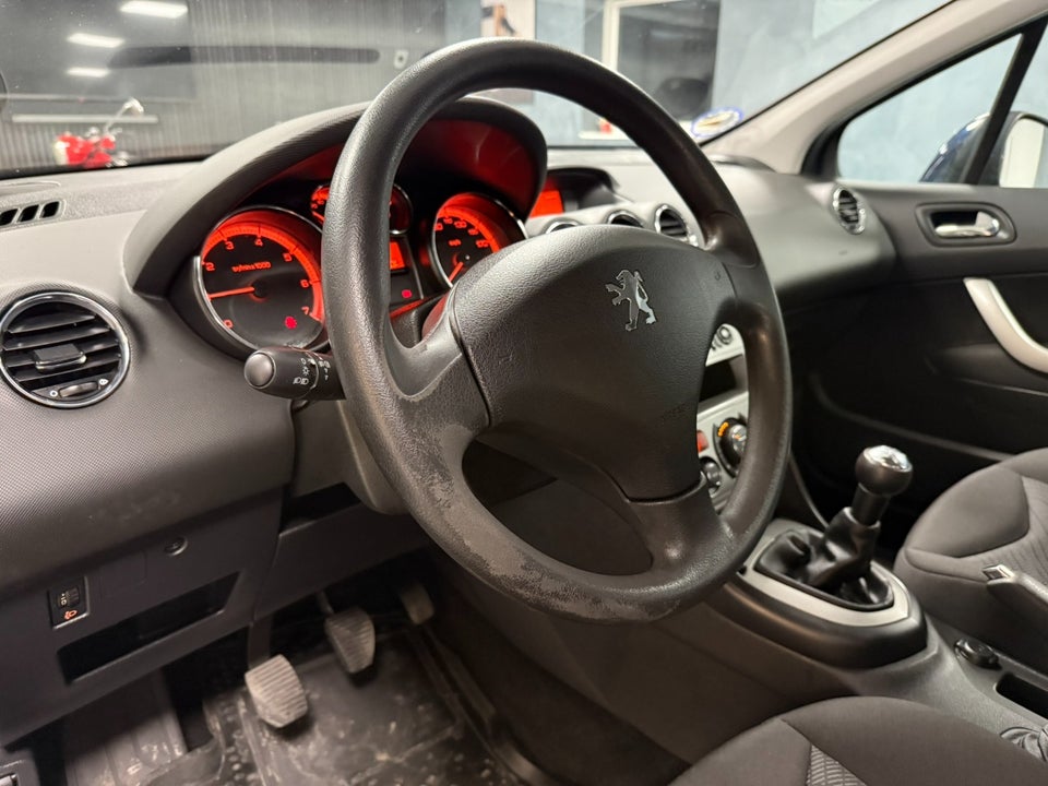 Peugeot 308 1,6 VTi Premium 5d