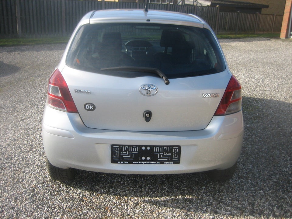 Toyota Yaris 1,0 T1 5d