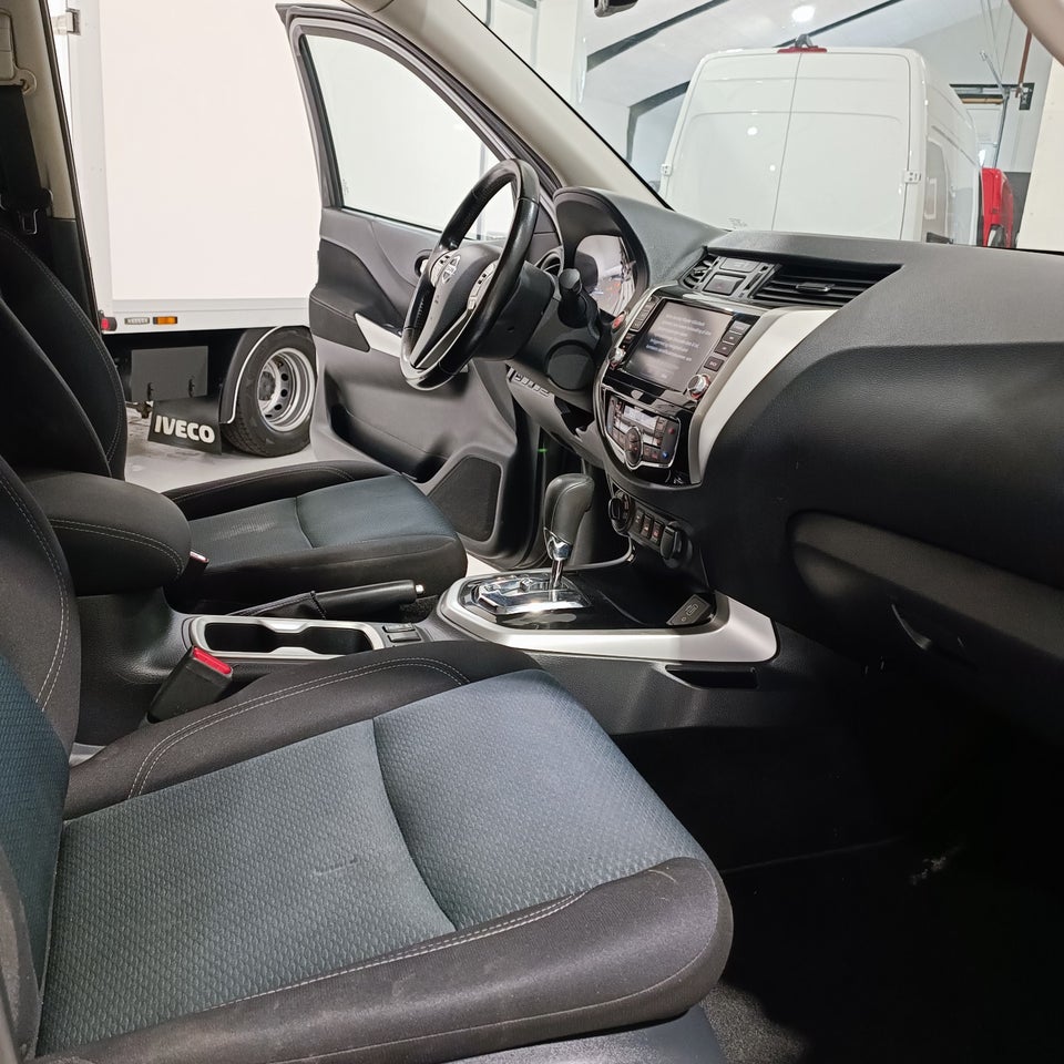 Nissan Navara 2,3 dCi 190 Db.Kab Tekna aut. 4d