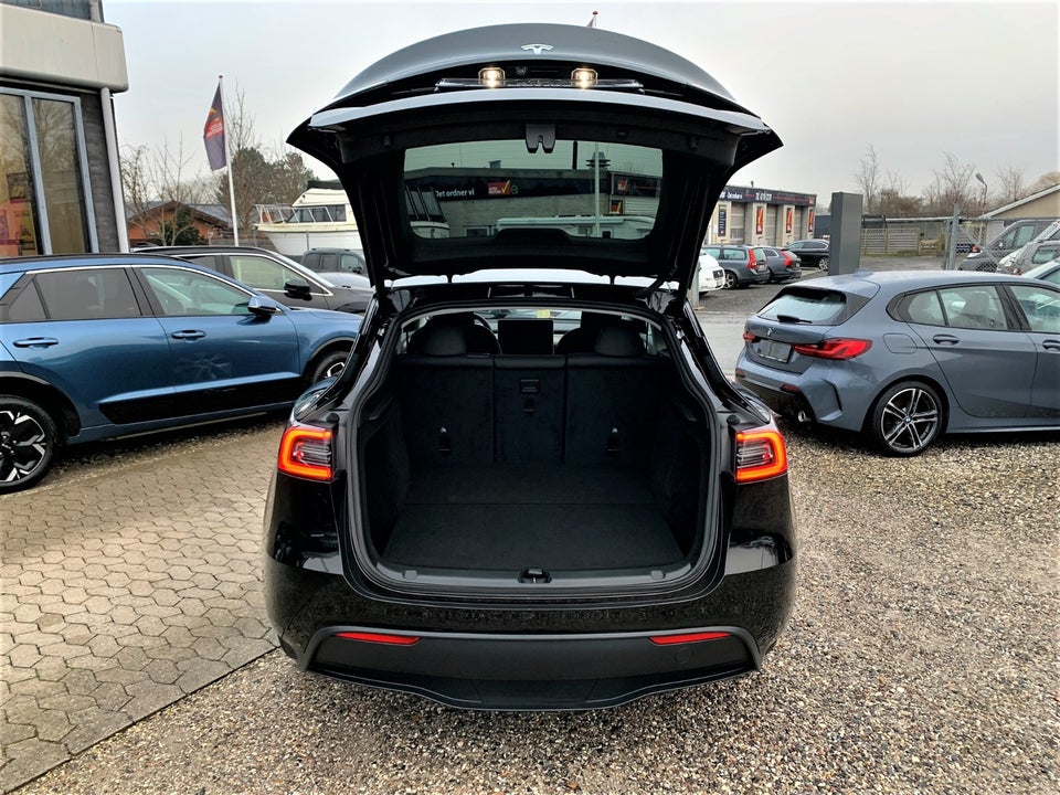 Tesla Model Y Long Range AWD 5d