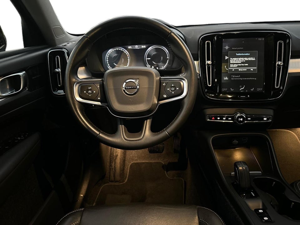 Volvo XC40 1,5 T5 ReCharge Momentum aut. 5d
