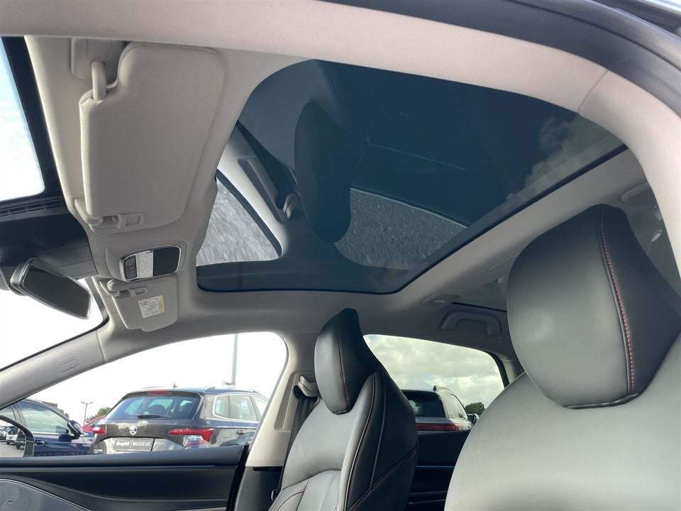 Xpeng P7 Long Range 4d