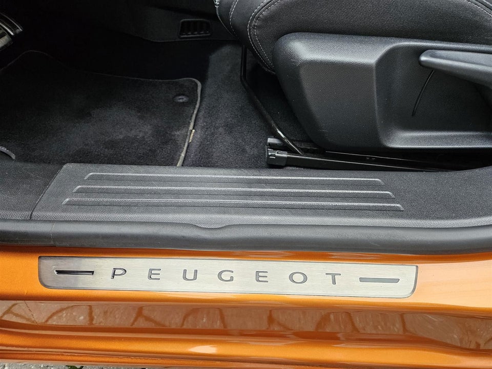 Peugeot e-2008 50 GT Line 5d