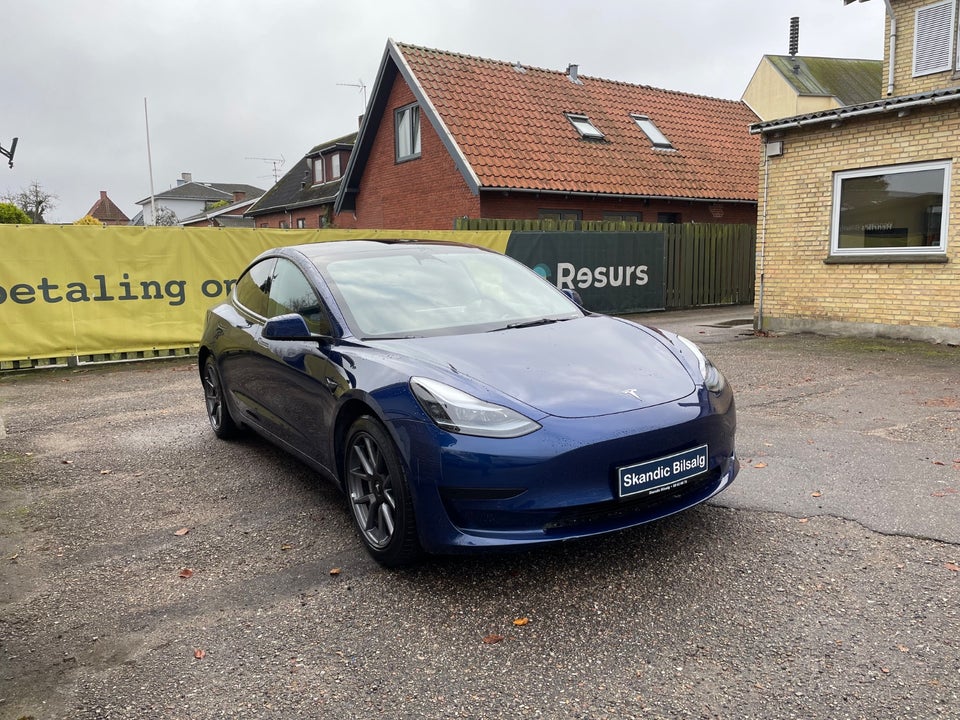 Tesla Model 3 Standard Range+ RWD 4d