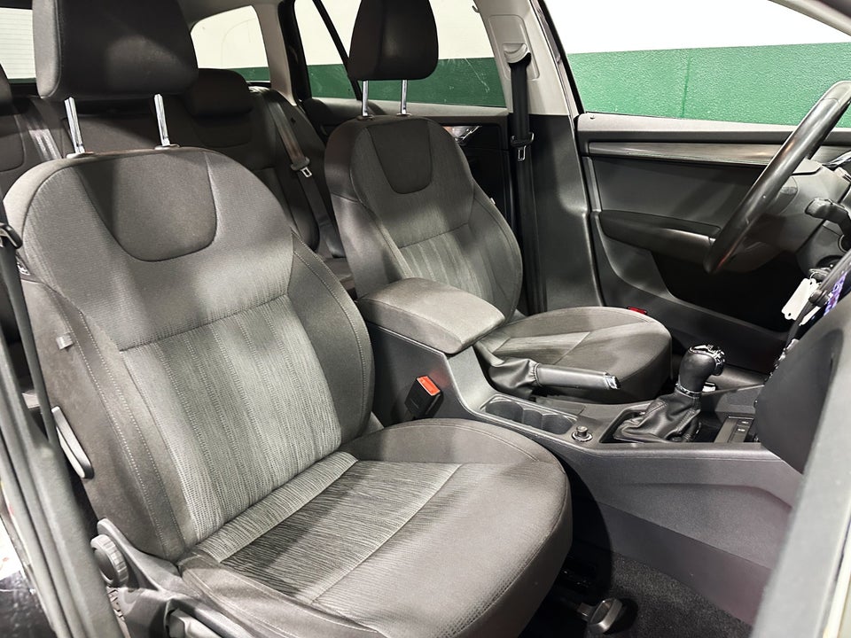 Skoda Octavia 2,0 TDi 150 Celebration Combi DSG 5d