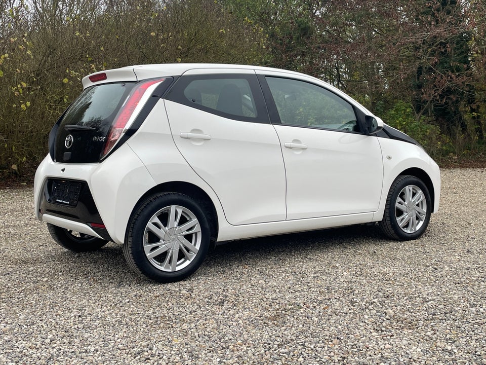 Toyota Aygo 1,0 VVT-i x-touch 5d