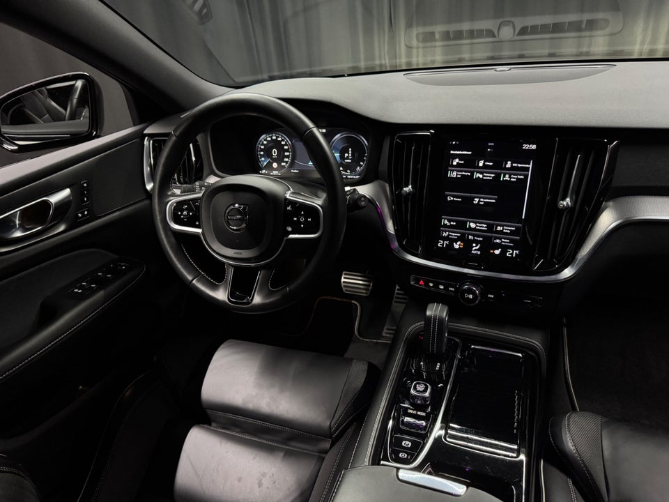 Volvo V60 2,0 T6 ReCharge R-Design aut. AWD 5d