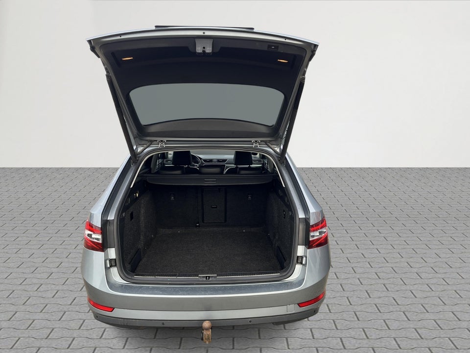 Skoda Superb 1,8 TSi 180 Style Combi DSG 5d