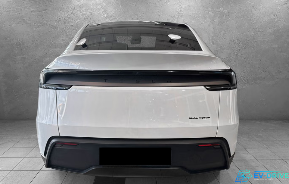 Tesla Model Y Long Range AWD 5d