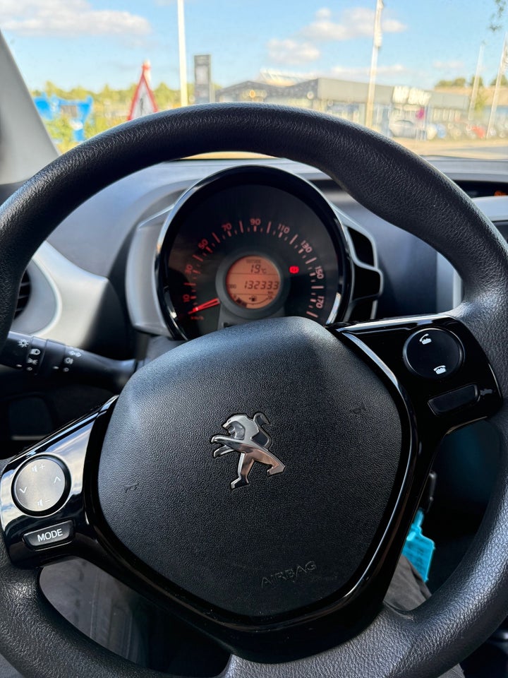 Peugeot 108 1,0 e-VTi 69 Allure 5d