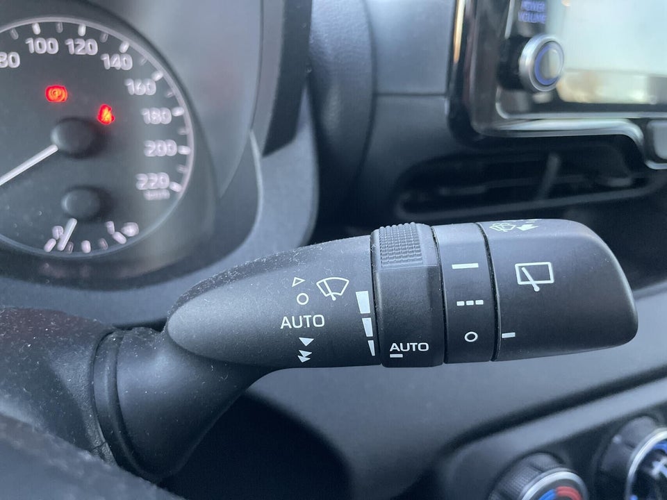 Toyota Yaris 1,5 Active 5d