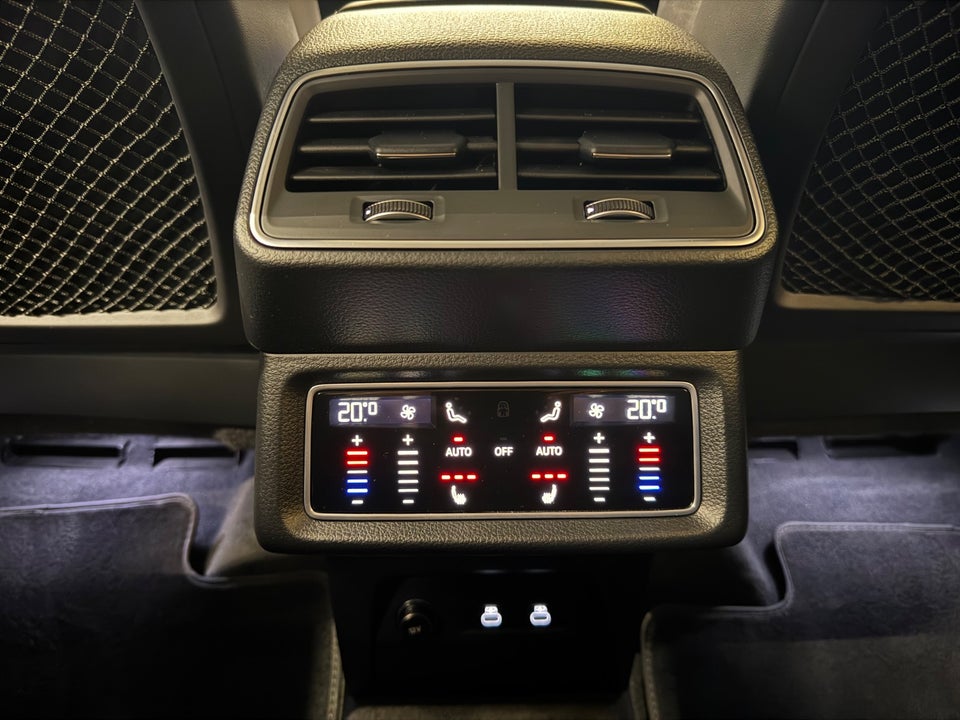 Audi e-tron 55 quattro 5d