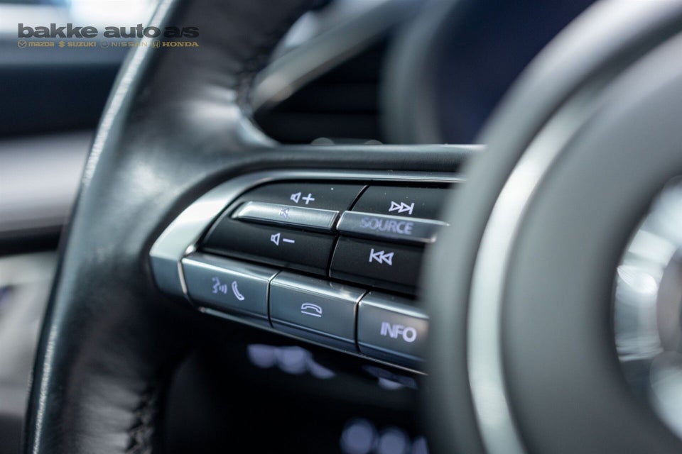 Mazda 3 2,0 e-SkyActiv-G 150 Cosmo Tech aut. 5d