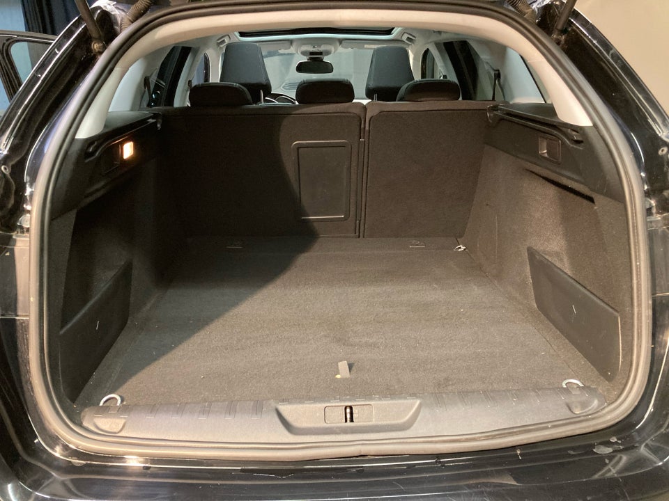 Peugeot 308 1,5 BlueHDi 130 Prestige SW EAT6 5d