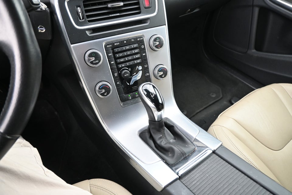 Volvo V60 2,0 D4 190 Momentum aut. 5d