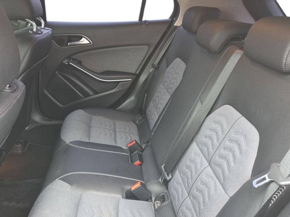 Mercedes GLA200 1,6 aut. 5d