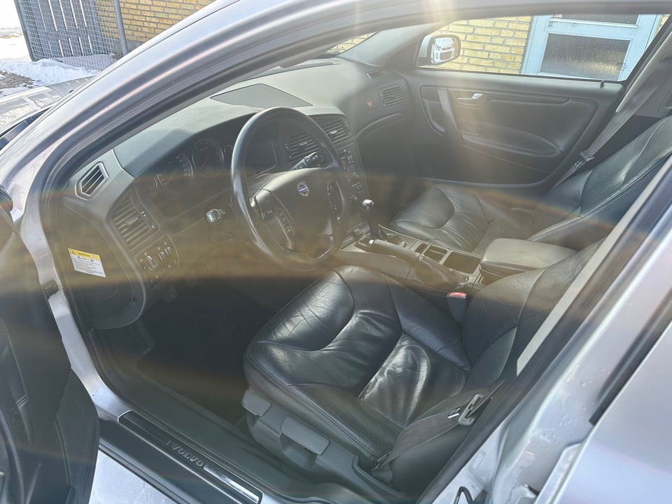 Volvo V70 2,4 140 Business 5d