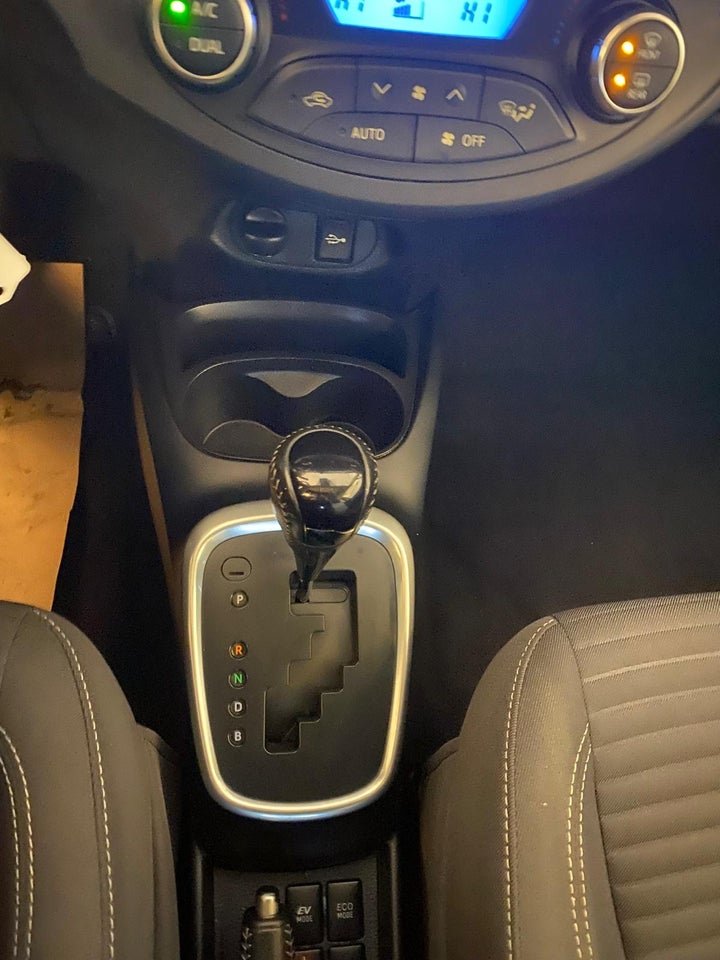 Toyota Yaris 1,5 Hybrid H2 Premium e-CVT 5d