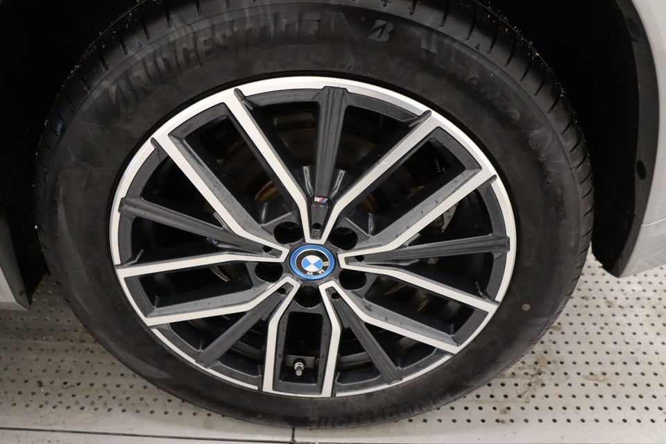 BMW iX1 xDrive30 M-Sport 5d