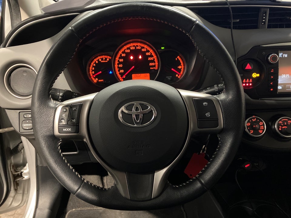 Toyota Yaris 1,0 VVT-i T2 5d