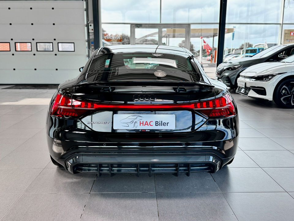 Audi e-tron GT quattro 4d