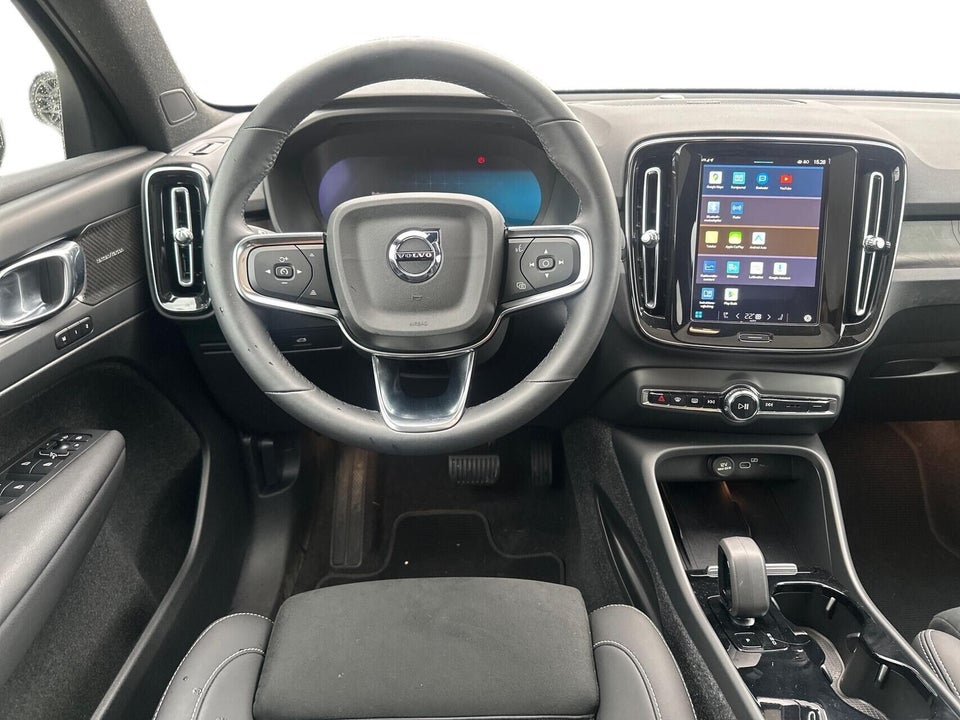 Volvo EC40 Extended Range Black Edition 5d