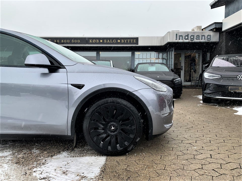Tesla Model Y Long Range AWD 5d