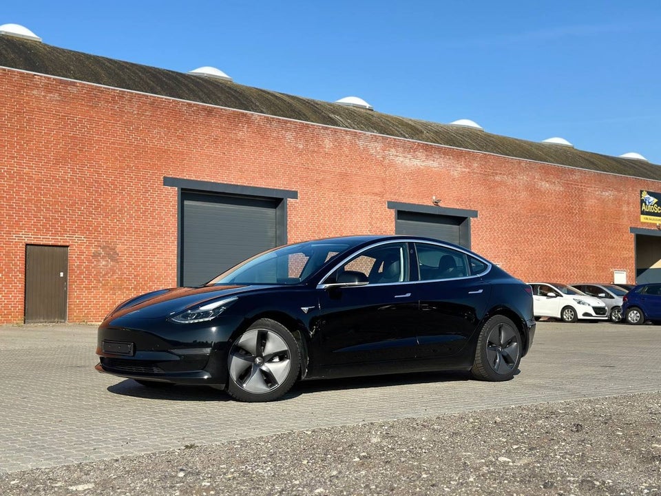 Tesla Model 3 Long Range AWD 4d